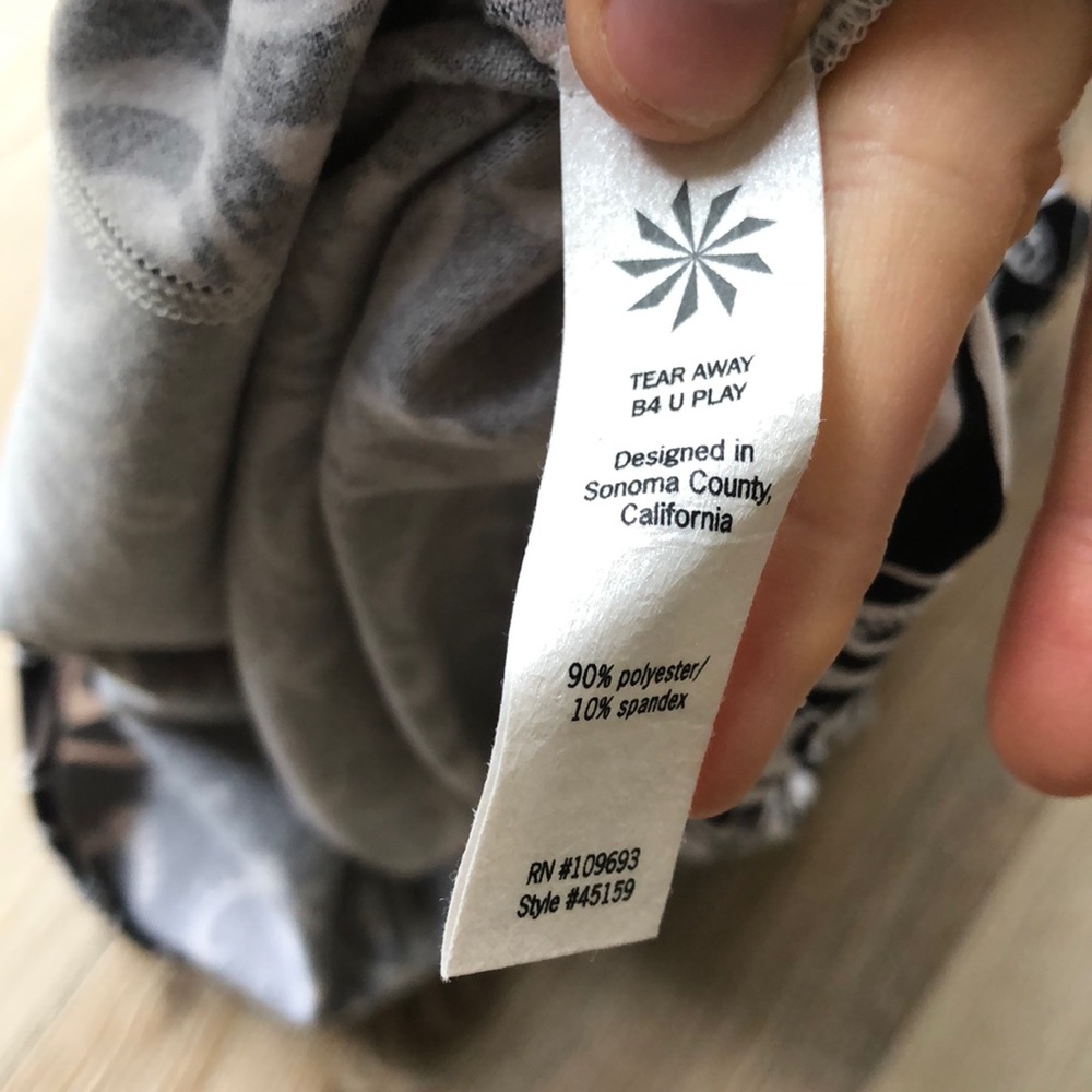 Athleta Black & White Patterned Pullover - Medium - image 5